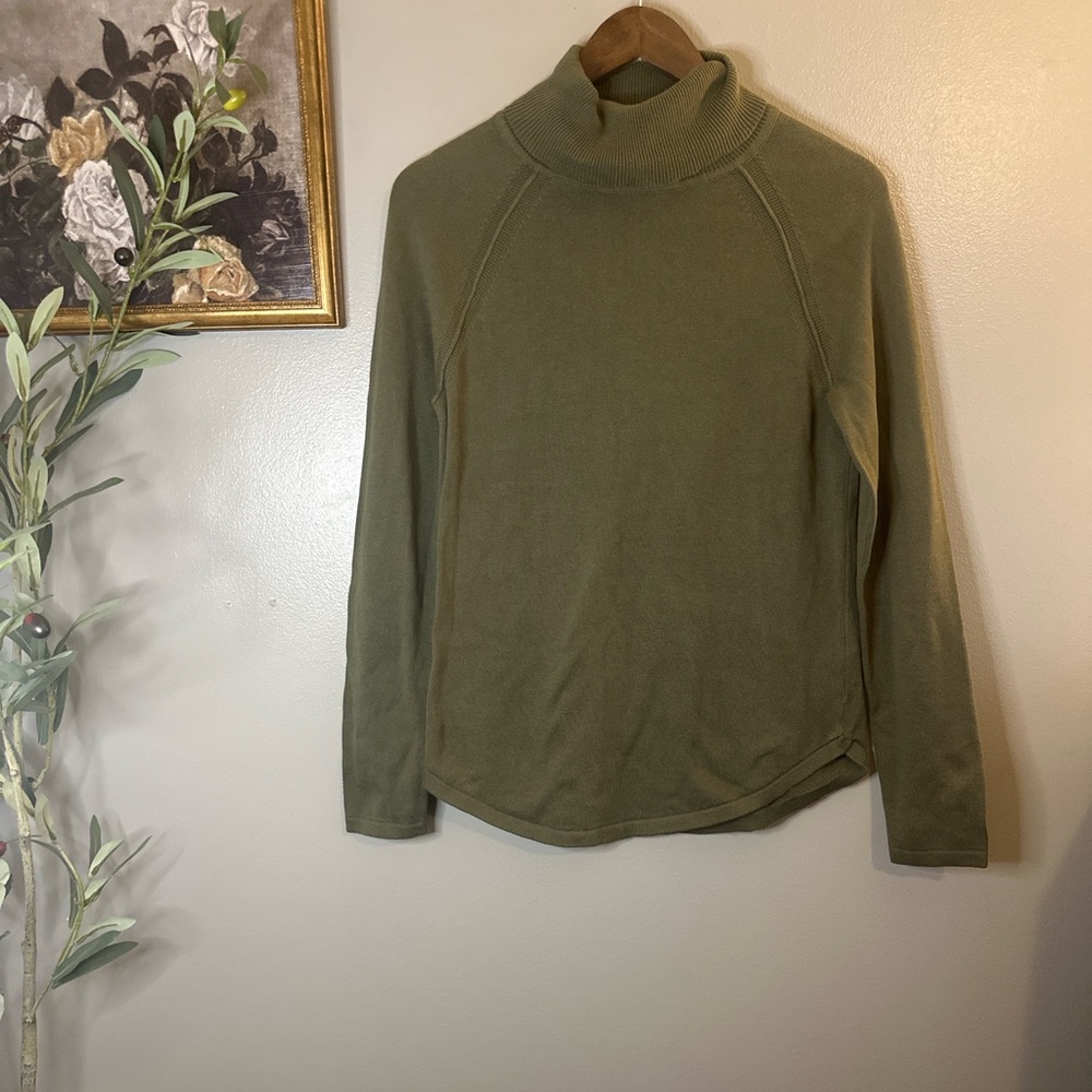 Jeanne Pierre Olive Green Turtleneck Sweater Small NWT Soft Knit Minimalist Cozy - Picture 2 of 7